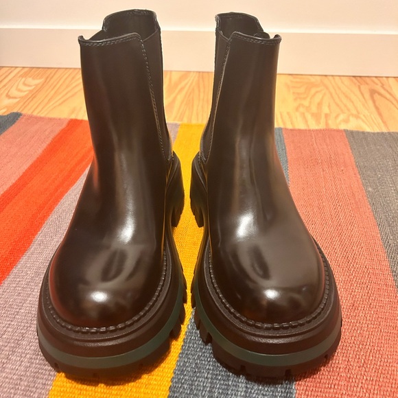 Chunky Sole Chelsea boot - Picture 4 of 5